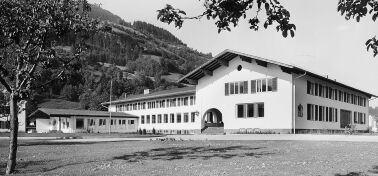 Fertigstellung Burschenschule