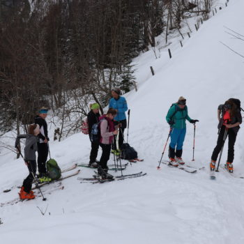 Schülerinnen beim Tourngehen