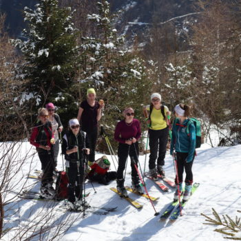 Schülerinnen beim Tourngehen